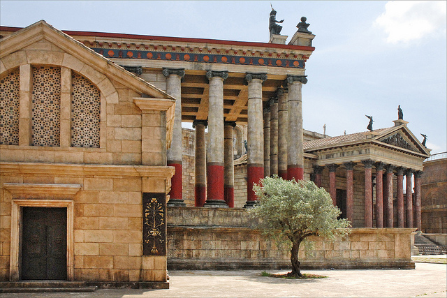 Киностудия Cinecittà в Риме